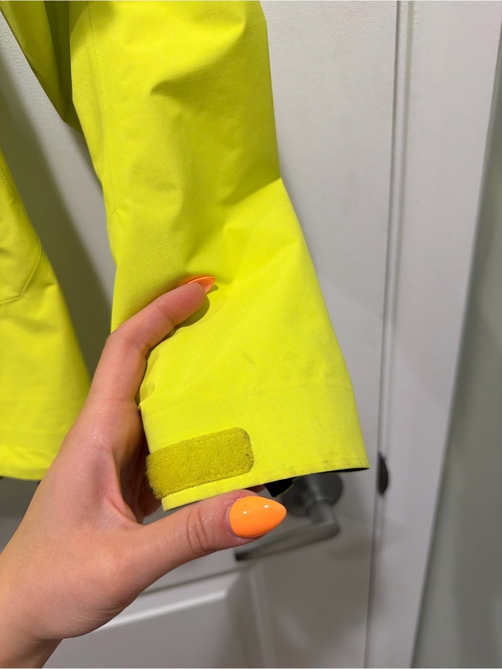 Arc'Teryx GORE-TEX Women's Zeta SL Jacket (Electrolyte) - Picture 6 of 16